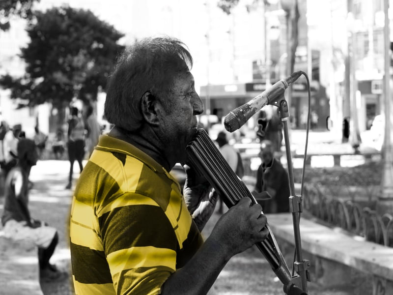 STREET MUSIC IN