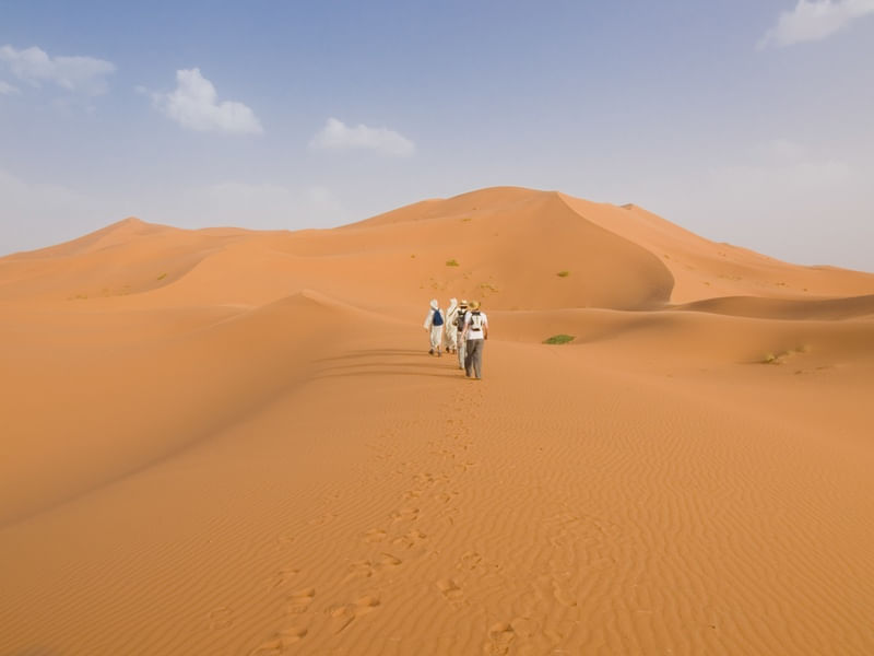 CAMINHANDO PELO DESERTO DO SAARA
