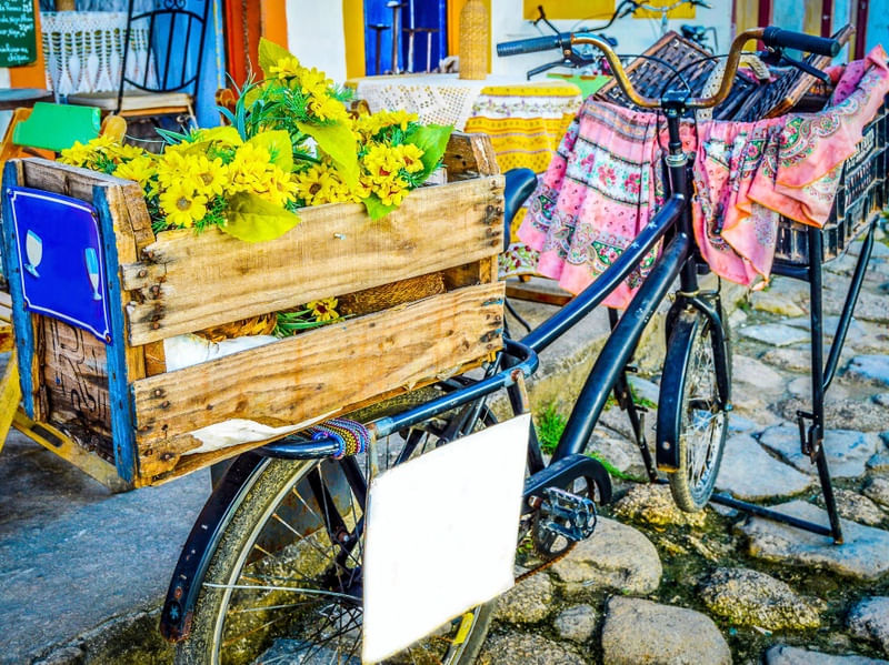PLACE DU PASTIS