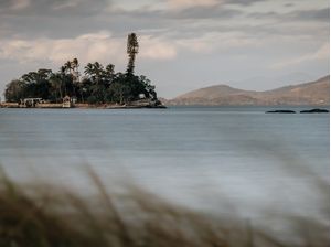 UMA ILHA DENTRO DA ILHA