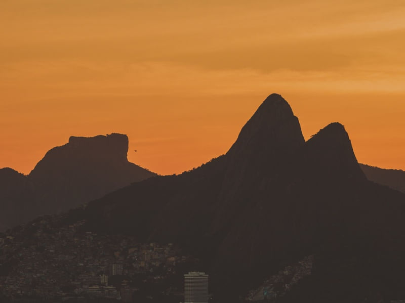 GÁVEA E DOIS IRMÃOS