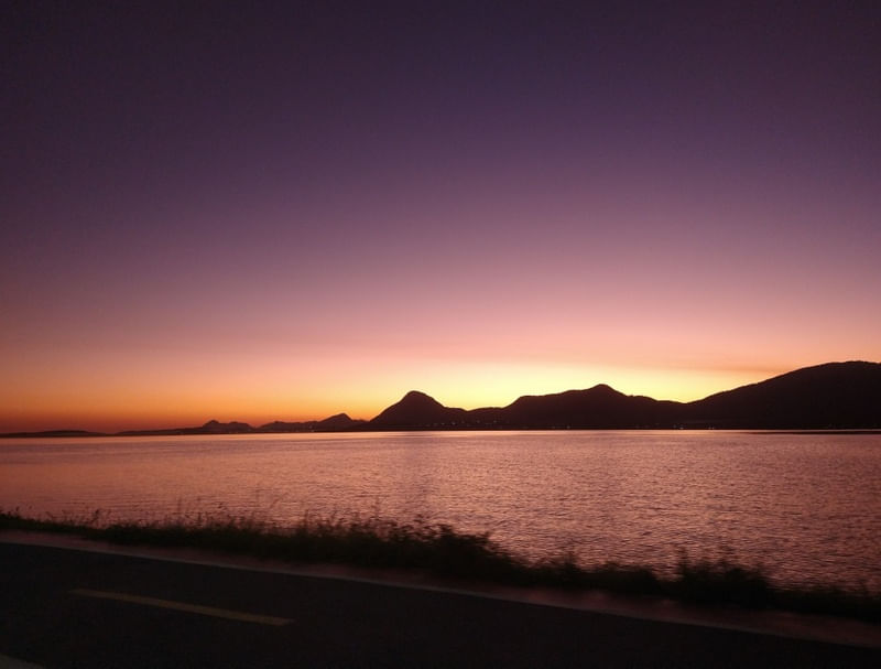 POR DO SOL ROXO NA LAGOA