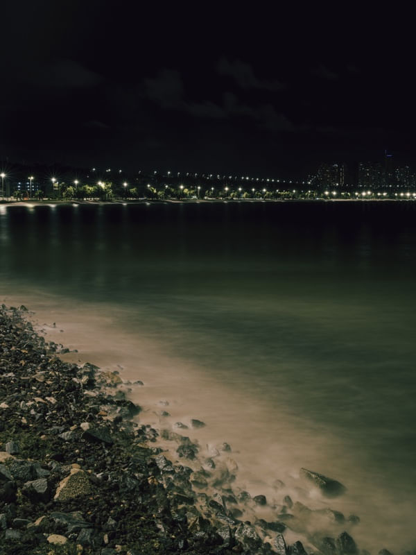 O MAR E A NOITE
