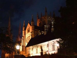 IGREJA A NOITE
