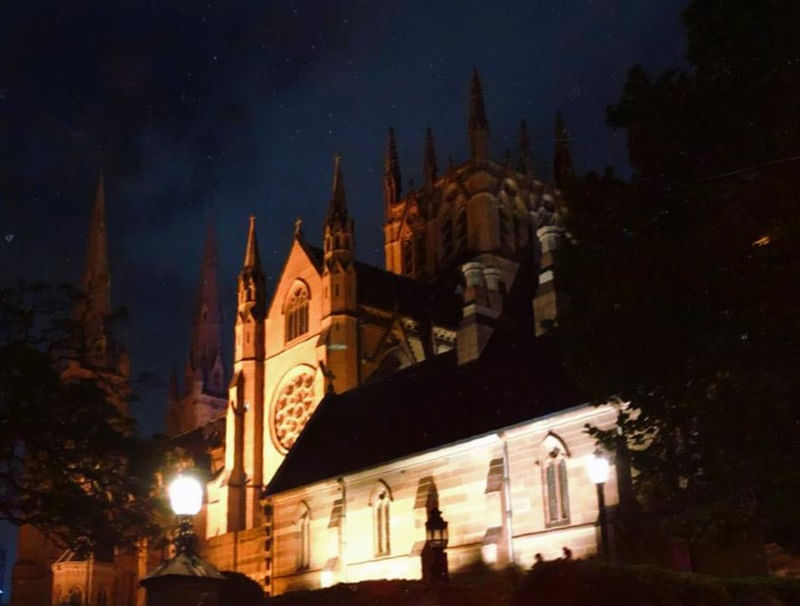 IGREJA A NOITE