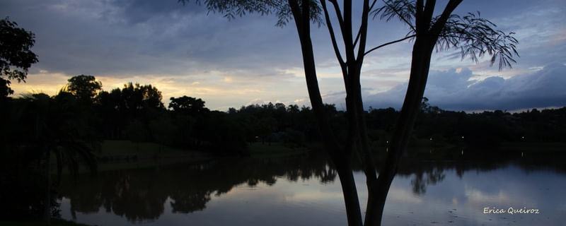 PÔR DO SOL NO LAGO II
