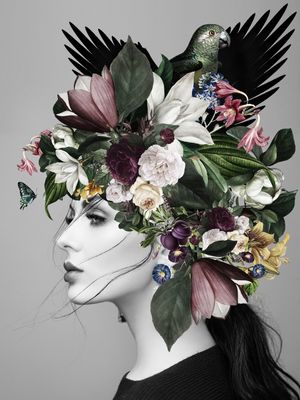 MULHER EM FLORES V