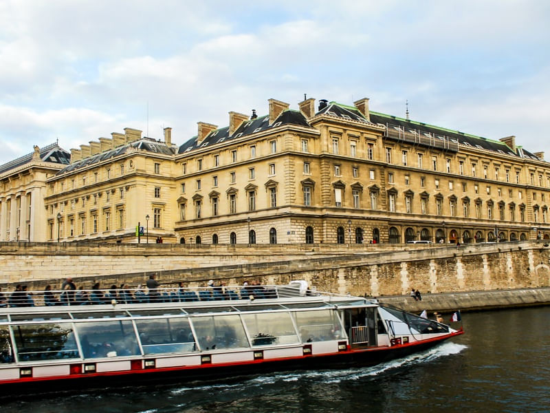PASSEIO EM PARIS