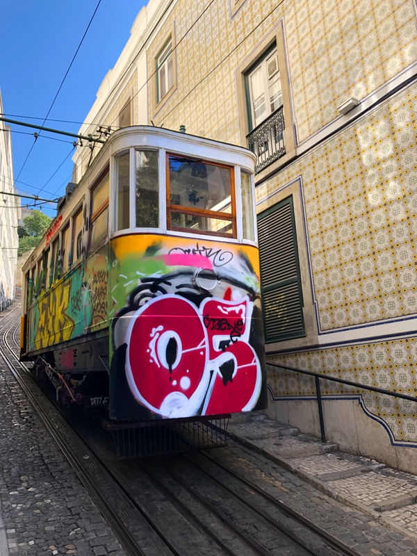 GRAFITTI FUNICULAR - LISBOA II