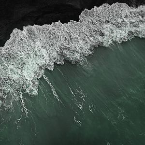 OCEANO DE ONDAS VERDE