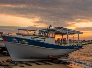 BARCO AO CAIR DO SOL