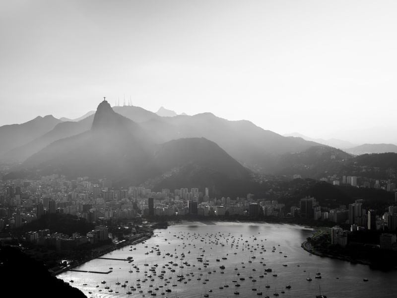 BAÍA DE GUANABARA EM PRETO E BRANCO