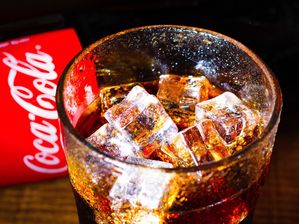 COPO GELADÍSSIMO DE COCA-COLA