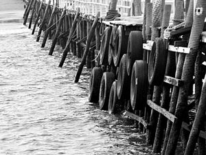 PIER EM PRETO E BRANCO