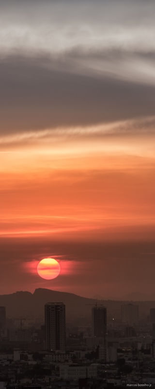 SOL POENTE EM CAMADAS