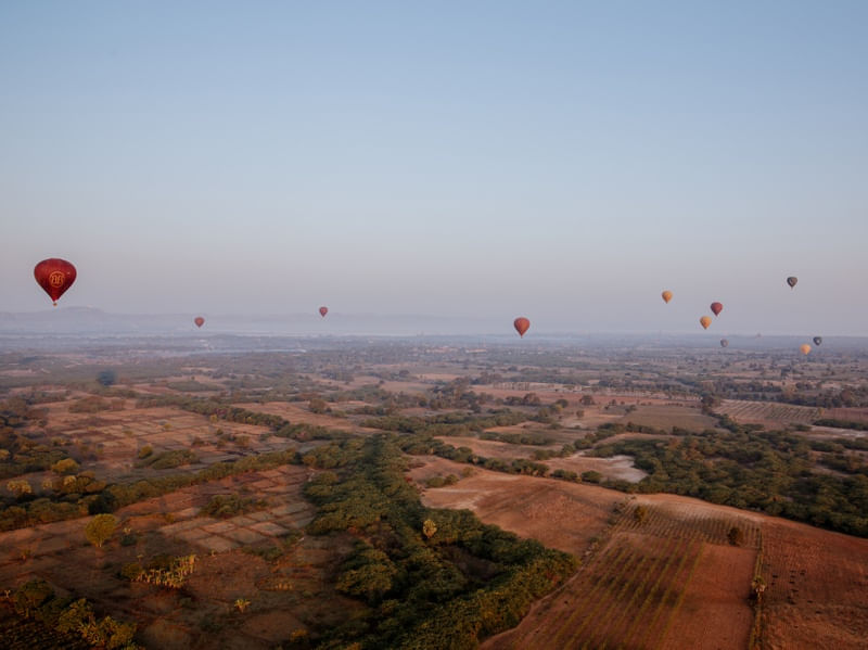 BALLOONS OVER BAGAN