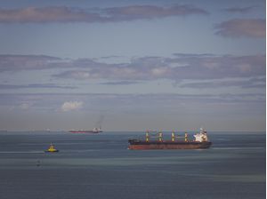 NAVIOS NO MAR