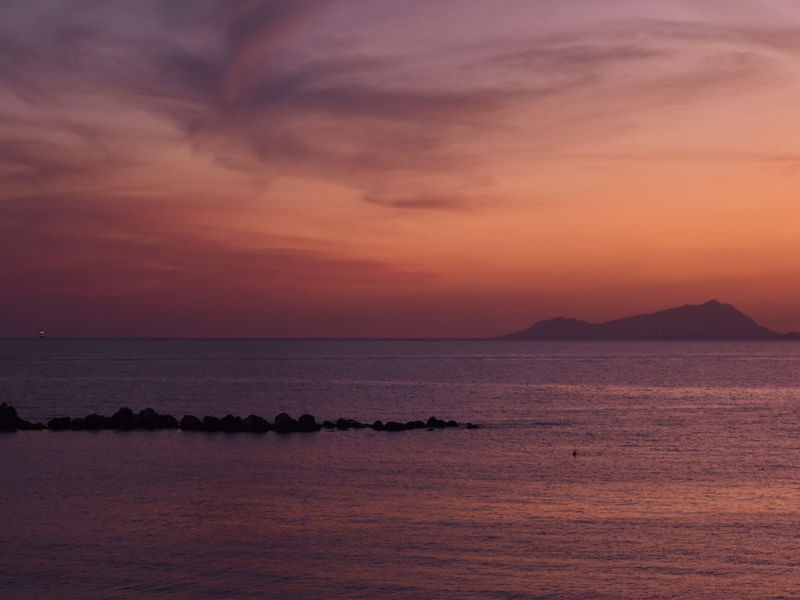 TRAMONTO AL MARE