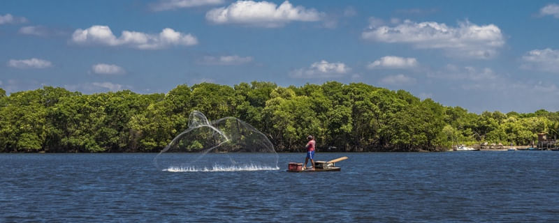 PESCADOR DE TARRAFA NO RIO CEARÁ