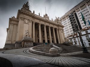 UMA VISÃO LATERAL