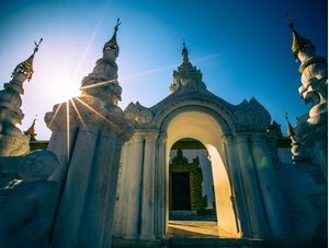 MANDALAY TEMPLE