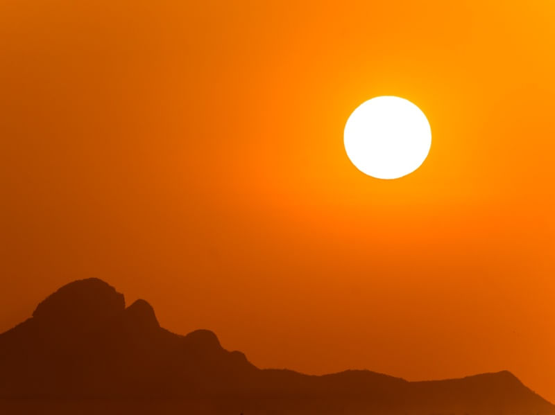 SOL E MONTANHA