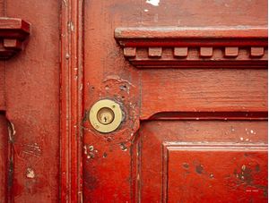 PORTA VERMELHA ANTIGA