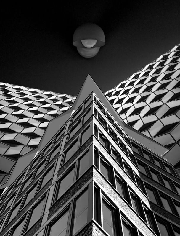 JANELAS E SOL EM PRETO E BRANCO