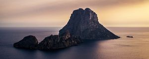 PÔR DO SOL EM ÉS VEDRÀ