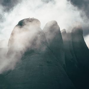 ACIMA DAS NUVENS EM MONTSERRAT - ESPANHA