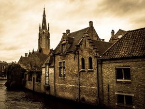 UMA CIDADE ENCANTADORA - BRUGES