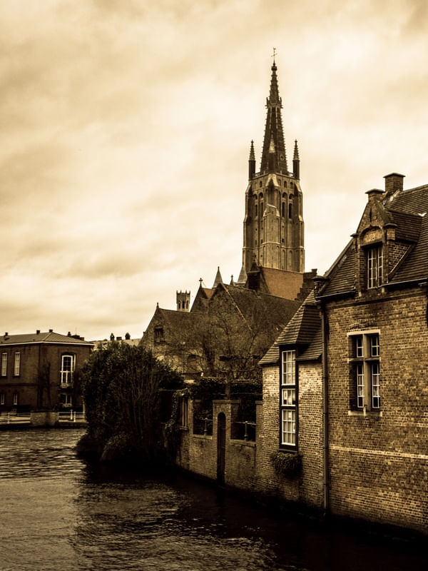 BRUGES, UMA CIDADE ENCANTADORA - BÉLGICA