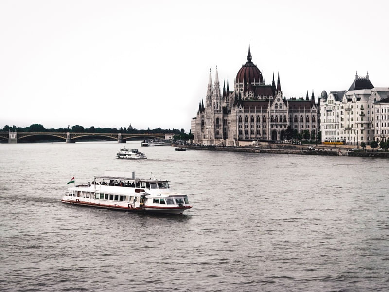 NAVEGANDO EM ÁGUAS CALMAS - BUDAPESTE