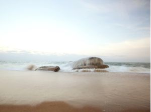 PEDRA E MAR