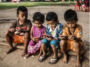CRIANÇAS DO CAMBOJA