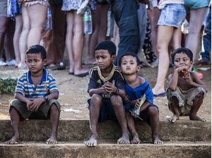 CRIANÇAS NO CAMBOJA