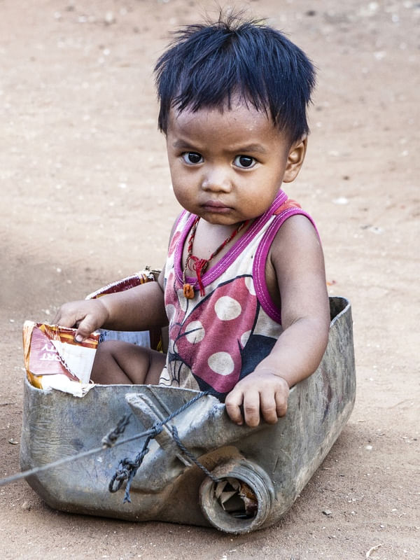 CRIANÇA NO CAMBOJA
