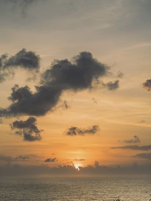 AMANHECER NA PRAIA DE COQUEIRINHO, PB.