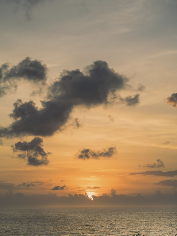 AMANHECER NA PRAIA DE COQUEIRINHO, PB.