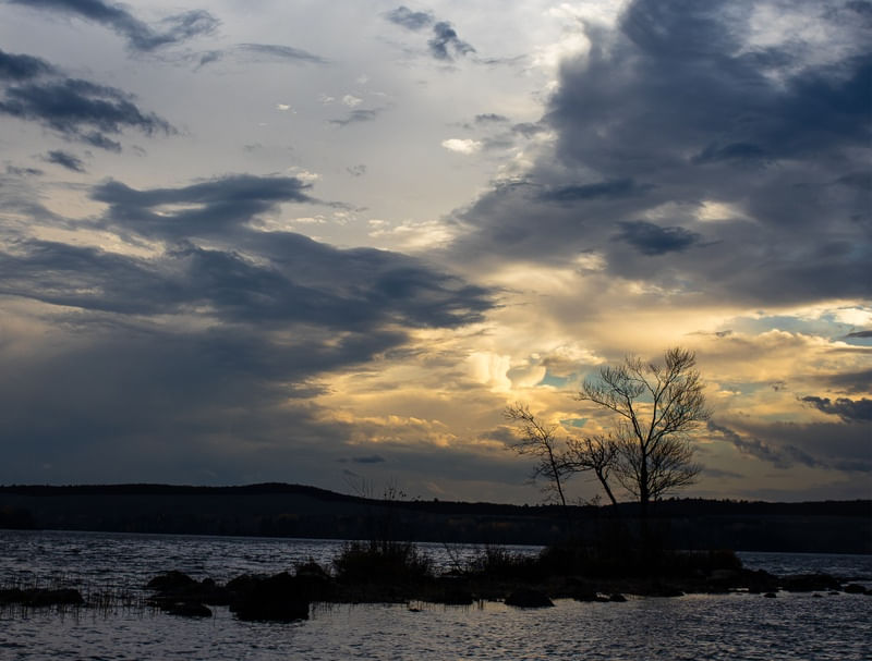 POR DO SOL NO LAGO MUSKOKA