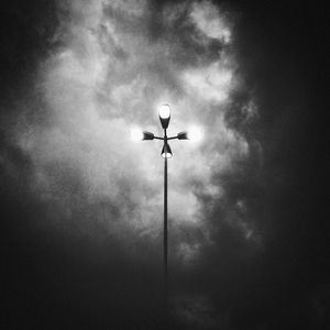 LUZ NO FIM DA TEMPESTADE