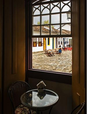 JANELA EM PARATY