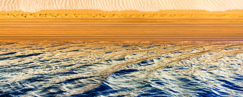 ABSTRATO AREIA E ÁGUA - PANORAMA HORIZONTAL