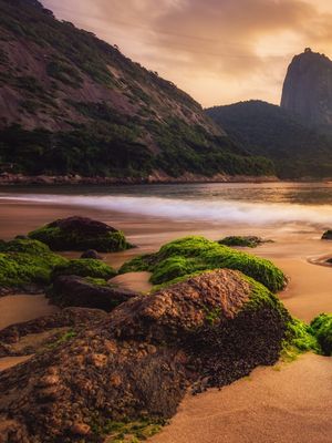 PRAIA VERMELHA NO RIO DE JANEIRO AO NASCER DO SOL - DÍPTICO ESQUERDO