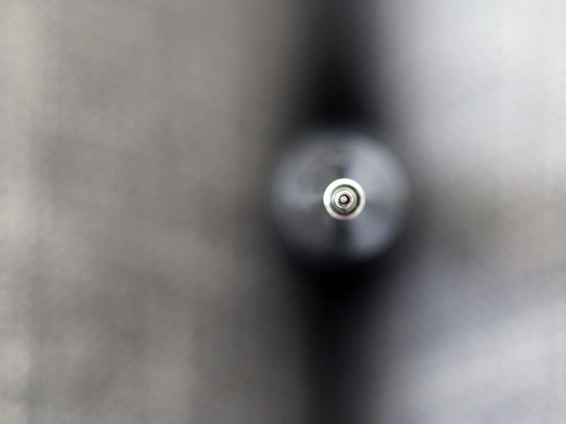 MACRO LAPISEIRA FUNDO CINZA ABSTRATO