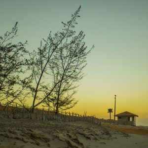 CASA ABANDONADA NA PRAIA
