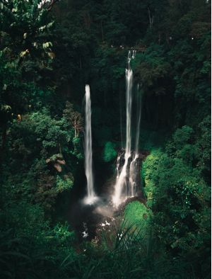 CACHOEIRA EM BALI