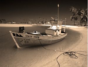 PRAIA E BARCO EM ALAGOAS