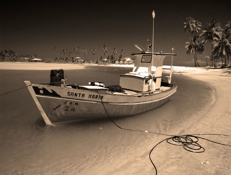 PRAIA E BARCO EM ALAGOAS