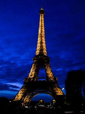 TORRE EIFFEL À NOITE